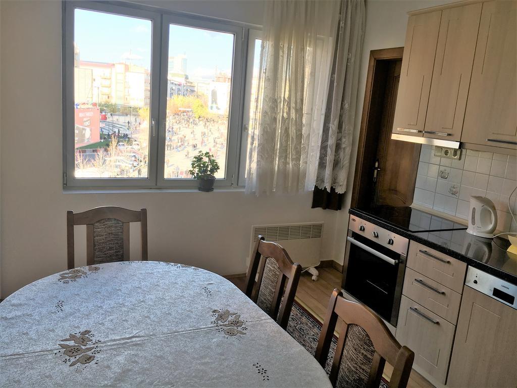 Center Apartment Пристина Екстериор снимка