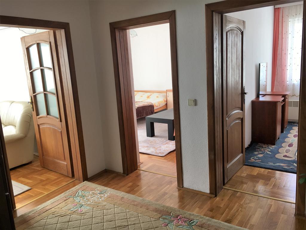 Center Apartment Пристина Екстериор снимка